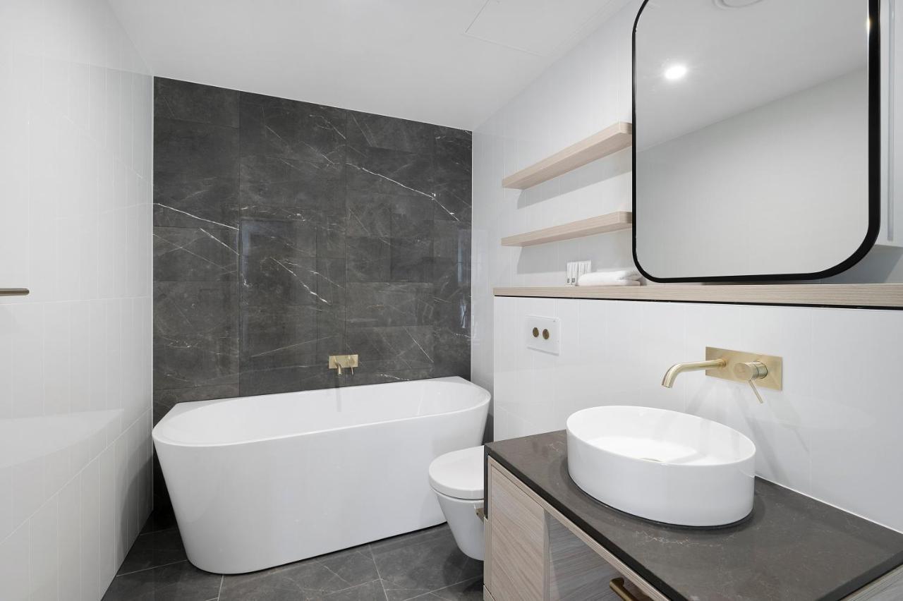 Sea View Beachfront Apartment In Surfers Gold Coast Exterior photo